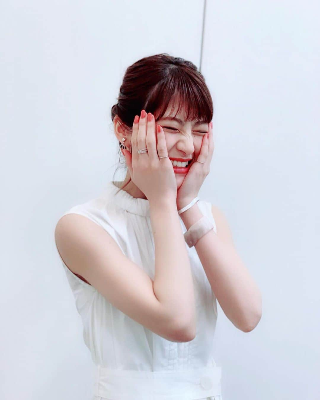 若月佑美さんのインスタグラム写真 - (若月佑美Instagram)「. White color . #若月佑美」8月12日 16時44分 - yumi_wakatsuki_official