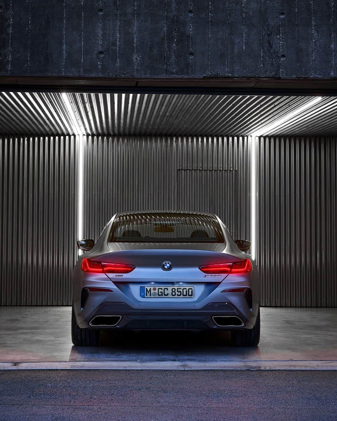 のインスタグラム：「Signifies a fundamental change in priorities. The first-ever BMW 8 Series Gran Coupé. #THE8 #BMW #8Series __ BMW M850i xDrive Gran Coupé: Fuel consumption in l/100 km (combined): 10.0-9.9. CO2 emissions in g/km (combined): 229-226. The values of fuel consumptions, CO2 emissions and energy consumptions shown were determined according to the European Regulation (EC) 715/2007 in the version applicable at the time of type approval. The figures refer to a vehicle with basic configuration in Germany and the range shown considers optional equipment and the different size of wheels and tires available on the selected model. The values of the vehicles are already based on the new WLTP regulation and are translated back into NEDC-equivalent values in order to ensure the comparison between the vehicles. [With respect to these vehicles, for vehicle related taxes or other duties based (at least inter alia) on CO2-emissions the CO2 values may differ to the values stated here.] The CO2 efficiency specifications are determined according to Directive 1999/94/EC and the European Regulation in its current version applicable. The values shown are based on the fuel consumption, CO2 values and energy consumptions according to the NEDC cycle for the classification. For further information about the official fuel consumption and the specific CO2 emission of new passenger cars can be taken out of the „handbook of fuel consumption, the CO2 emission and power consumption of new passenger cars“, which is available at all selling points and at https://www.dat.de/angebote/verlagsprodukte/leitfaden-kraftstoffverbrauch.html.」