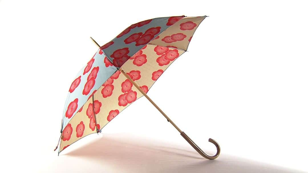 NHK「WORLD-JAPAN」さんのインスタグラム写真 - (NHK「WORLD-JAPAN」Instagram)「☂️This beautiful Japanese-cloth umbrella is made in a Tokyo style that is 150 years old. It was created in a specialty umbrella shop that was founded in 1930. Retailers that have been around for generations are known as shinise, or classic shops. With local umbrella artisans getting older, the store’s 3rd-generation owner is keeping the local umbrella-making style alive by hiring young apprentices who are bringing new ideas to an old tradition.🌂 See more: TOKYO EYE 2020 - A Fresh Twist on Tokyo Traditions. . . #umbrella #sunshade #japaneseumbrella #paraguas #regenschirm #우산 #umbrellartisan #parapluie #artisan #tokyoartisan #japaneseartisan #oldschoolcraft #oldshop #shinise #japanesetradition #japanculture #japantrip #triptojapan #japantravel #tokyo #japan #instagramjapan #tokyoeye2020 #tokyoeye #nhkworld #nhkworldjapan #nhk」8月12日 17時00分 - nhkworldjapan