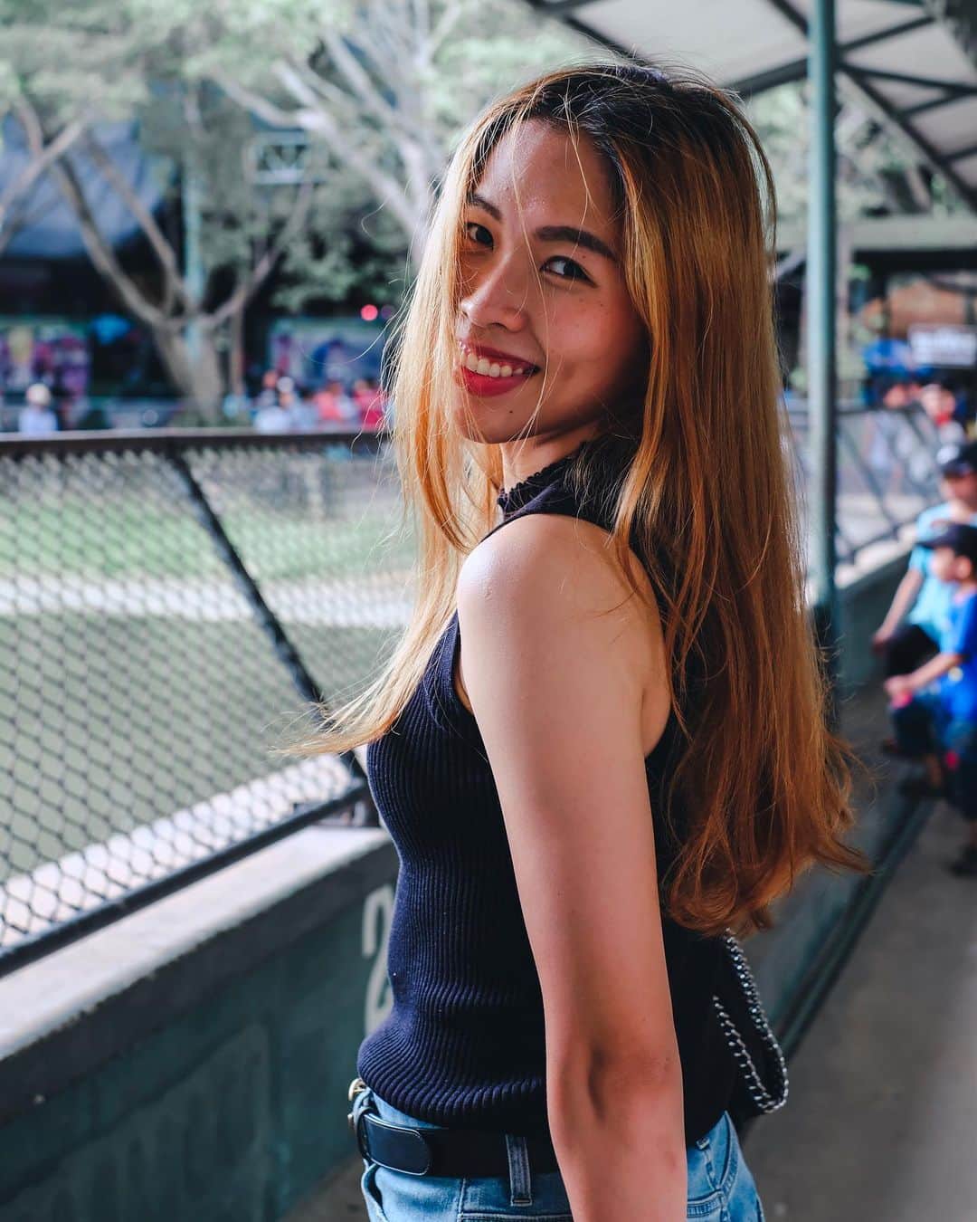 ラチャノック・インタノンのインスタグラム：「ชีวิตก็เหมือนกล้องถ่ายรูป โฟกัสเฉพาะที่สำคัญ แล้วเราจะได้ภาพที่สมบูรณ์.. 💨📸」