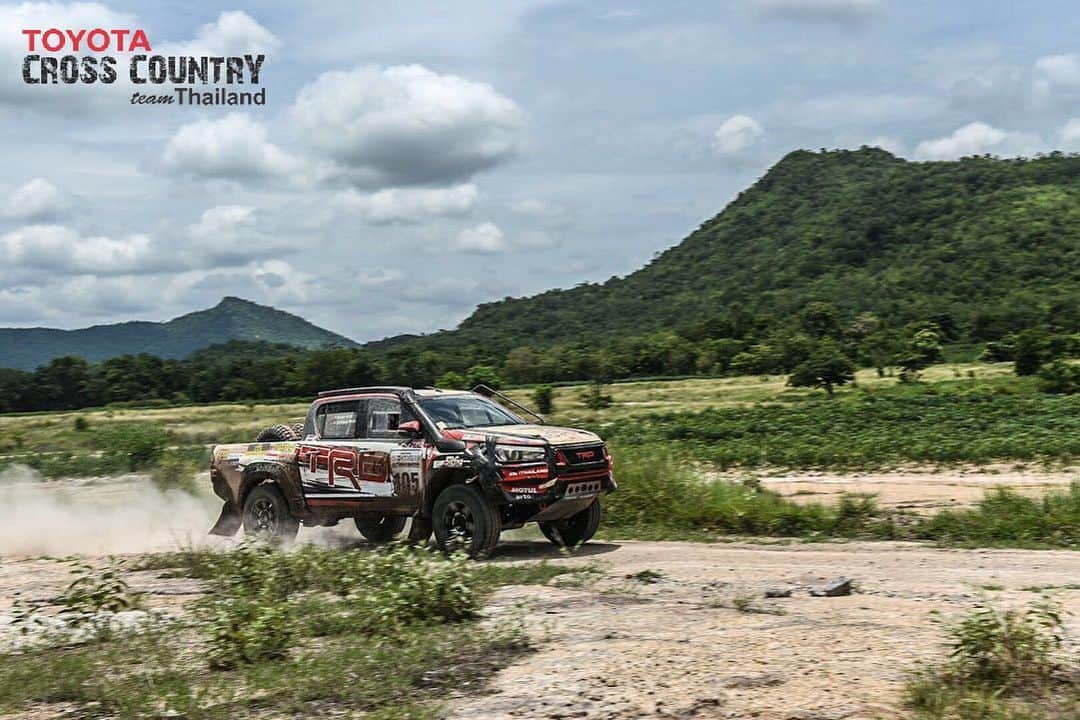 Toyota team thailandさんのインスタグラム写真 - (Toyota team thailandInstagram)「TOYOTA Cross Country team Thailand ส่งรถ Hilux Revo 2 คัน ลงแข่งแรลลี่รายการใหญ่ Asia Cross Country Rally 2019 เส้นทางไทย-พม่า กว่า 2,300 กม. (พัทยา-นครนายก-กำแพงเพชร-แม่สอด-พะอาน-เนปิดอว์) วันที่ 10-16 สิงหาคมนี้ Car No.105: มานะ พรศิริเชิด // กิตติศักดิ์ กลิ่นจันทร์ Car No.111: จรัส แจ้งกมลกุลชัย // ชูพงศ์ ไชยวรรณ โดยมีรถเข้าร่วมรายการทั้งหมด 34 คัน จากทีมแข่ง 8 สัญชาติ เป็นกำลังใจให้พวกเราด้วยนะครับ #อยากเห็นคนไทยหัวใจมอเตอร์สปอร์ต #TeamWork #TOYOTAteamThailand #CheerThai #ThaiPride #ไม่เชียร์ไทยแล้วจะเชียร์ใคร #แข่งรถ #นักแข่ง #ทีมคนไทย #Car #RaceCar #Racing #Revo #CrossCountry #Rally」8月12日 17時27分 - toyotagazooracingteamthailand