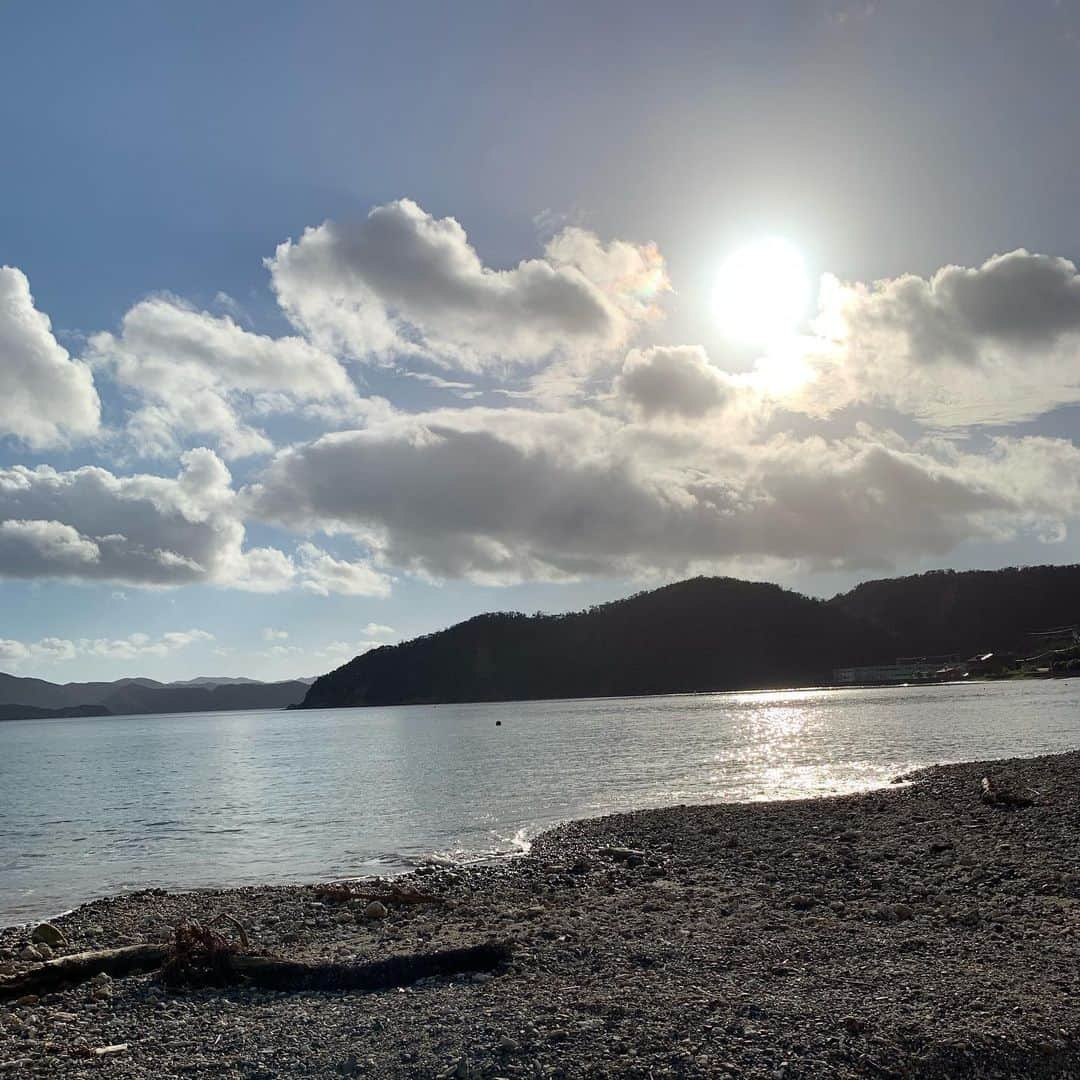 元ちとせさんのインスタグラム写真 - (元ちとせInstagram)「美しい夏。。。 豪太郎、今日が1歳最後の夏。 明日からは、2歳の夏😂。 それにしても。。。暑いね😵💦 #生ビール飲みたい」8月12日 17時57分 - hajimechitose.official