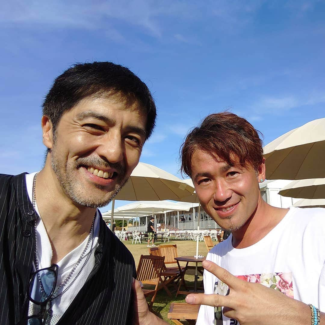 谷中敦さんのインスタグラム写真 - (谷中敦Instagram)「かなりびっくりするようなことを企てているナオト・インティライミ。楽しみだなー。俺はナオトに会うたびにキラキラした夢の欠片見せてもらえてほんとハッピーだよ。才能とバイタリティーとコミュニケーション能力半端なくて刺激受けます。尊敬！また飯食いにいこうぜー笑  #ナオトインティライミ #RIJF2019  #ロッキン」8月12日 18時17分 - a.yanaka