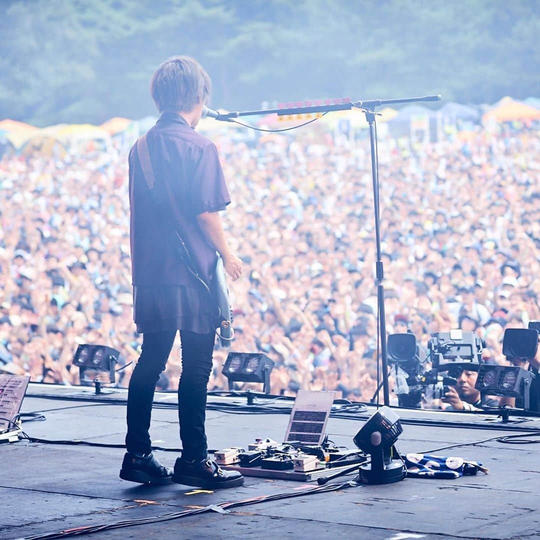 首藤義勝さんのインスタグラム写真 - (首藤義勝Instagram)「ROCK IN JAPAN FESTIVAL 2019 8.11 GRASS STAGE  とにかく誰よりも楽しむと決めて挑んだロッキン。汗も声も出し切った！ こんなちっぽけな人間に特別な景色をありがとう。また遊んでくださぁぁい  写真 @sotarogoto  #rijf2019 #ロッキン」8月12日 18時28分 - yoshikatsushuto