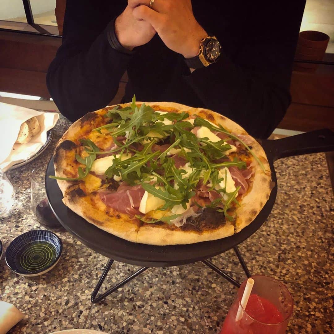 ジェニファー・ホーキンスさんのインスタグラム写真 - (ジェニファー・ホーキンスInstagram)「Grateful for this!! 🙏🏽❤️ Take me back.  @jakewwall xxx」8月12日 18時31分 - jenhawkins_