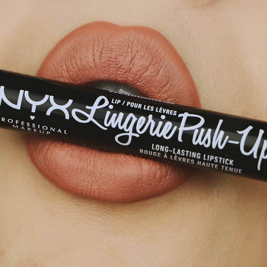 NYX Cosmeticsさんのインスタグラム写真 - (NYX CosmeticsInstagram)「@zodieac rocks our new Lip Lingerie Push-Up Long-Lasting Lipstick in 'Bedtime Flirt' 🍑 Shop the full collection nationwide 💋 || #nyxcosmetics #nyxprofessionalmakeup #crueltyfreebeauty」8月13日 4時29分 - nyxcosmetics