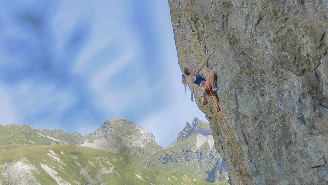 シャーロット・デュリフのインスタグラム：「✌ La Gittaz, France  Over the last week I took full advantage of an alpine sector located in the Beaufortain. It ended up a great plan to prepare for my next trip to Peru with some steep hike, technical climbing and a bit of altitude (2000m) which made cool temps very welcomed!  With many sessions ahead of me I get to try harder routes. I started with "Pas de sapin pour Noël" and "L'arête des hirondelles", two 8bs that I did fairly quickly... all the granite climbing over the last month definitively paid off, with no acclimatation days needed. So then I put my @eb_climbing shoes in an 8c (in the middle of the 2nd picture) where it took me some perseverance to figure out the perfect beta in that highly technical vertical wall. Once it was dialed, I went for it, tried extra hard in the main crux and kept it together until I reached the anchors! "Eureka!" It was a beautiful yet painful route and I'm happy I got to perform in this style which suits me good!  A nice trip in a gorgeous area, walk to waterfall, camping overnight, picking blueberries in the approach and I'm psyched we surprisingly crossed pass with my friend and one of the developer of the area: @fabiendugit. Thank's for the cool lines and great summer cliff!  @petzl_official @eb_climbing @volxholds @luxov_connect @mountainhardwear  #petzlteam #petzlgram #belaybetter #teameb #meetingeb #posetespieds #useyourfeet #climbinginnovation #ebescalade #beyondhope」