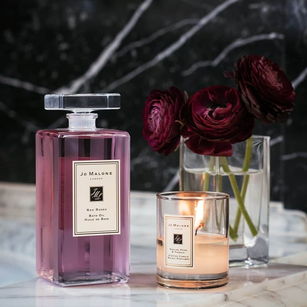 Jo Malone Londonさんのインスタグラム写真 - (Jo Malone LondonInstagram)「A beautiful bouquet, hand-picked for bath time. #TimeForMe #ScentPairing #FragranceCombining」8月13日 5時01分 - jomalonelondon