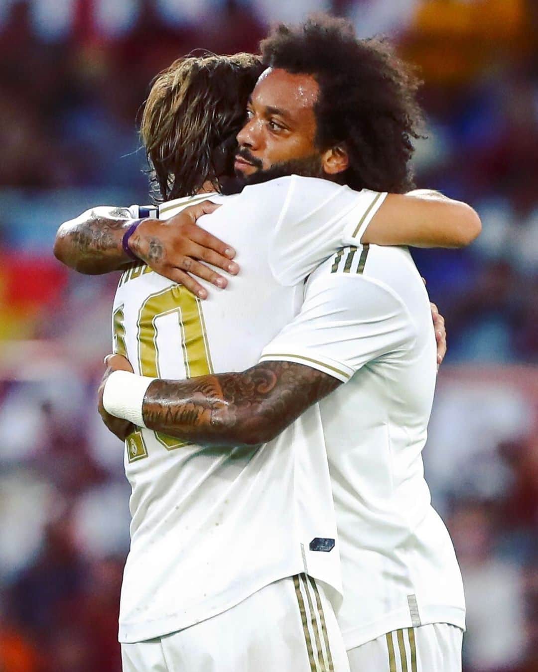 LFPさんのインスタグラム写真 - (LFPInstagram)「Use an emoji to describe these two stars! ✨ • #LaLiga #LaLigaSantander #RealMadrid #Marcelo #Modric #Football」8月13日 5時12分 - laliga