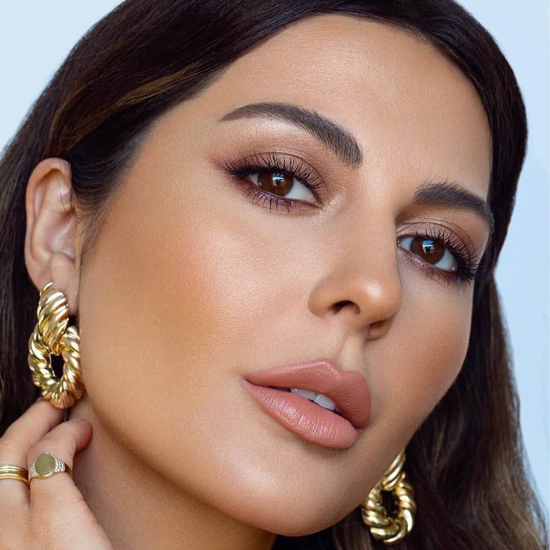 Maybelline New Yorkさんのインスタグラム写真 - (Maybelline New YorkInstagram)「Leave a 😍 in the comments if you love @sonagasparian’s flawless glam! She’s wearing #dreamurbancover foundation and she sets her look wit the fit me loose powder. #mnyitlook #regram」8月13日 5時14分 - maybelline