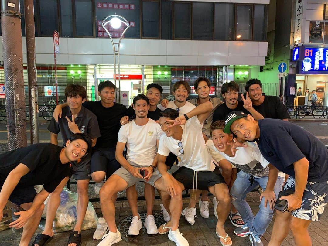 長澤和輝のインスタグラム：「素敵な仲間と晩御飯🔴⚪️⚫️」