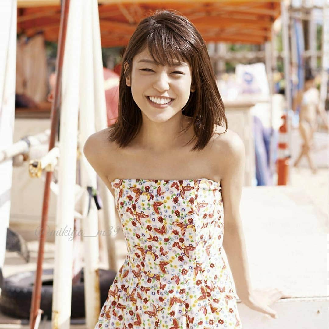 女子アナ好きみっきーさんのインスタグラム写真 - (女子アナ好きみっきーInstagram)「. 【アナウンサーInstagramフォロワーランキング】 2019.8.12現在 (前回調査2018.8.12) 👑#水卜麻美 73.3万 (前回2位)  2.#加藤綾子 44.3万 (3) 3.#久慈暁子 40.8万 (1) 4.#弘中綾香 37.8万 (前回未開設) 5.#岡副麻希 24.1万 (前回未開設) 6.#新井恵理那 23.9万 (4) 7.#三田友梨佳 21.5万 (5) 8.#永島優美 18.9万 (6) 9.#宮司愛海 18.7万 (9) 10.#滝川クリステル 17.7万 (7) 以下 ⑪竹内由恵⑫鷲見玲奈⑬宇垣美里mg⑭川田裕美⑮堤礼実⑯宮澤智⑰吉田明世⑱高見侑里⑲笹川友里⑳尾崎里紗 . ●セント・フォースで独走していた新井恵理那を岡副麻希が追い越す。 ●フォロワーが伸び悩んでいた滝クリは結婚発表後に約6万人フォロワー増加。 ◼️※セント・フォースメンバーはフリーアナ枠 ※森山るりはセント・フォースから移籍したので除外 ※高島彩はインスタ休止のため除外」8月12日 20時47分 - mikiya_m39