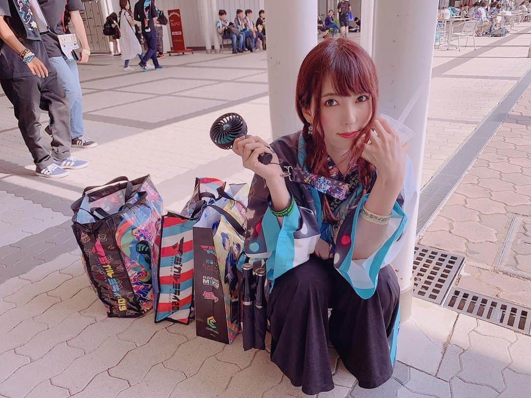 波多野結衣さんのインスタグラム写真 - (波多野結衣Instagram)「マジカルミライ2019in大阪 今年も最高です★ 東京も3日間全日いくよ！ . . #マジカルミライ2019 #ボーカロイド #私の推しは初音ミク #グッズ大量買い #このために頑張ってきたシリーズ #波多野結衣」8月12日 21時19分 - hatachan524