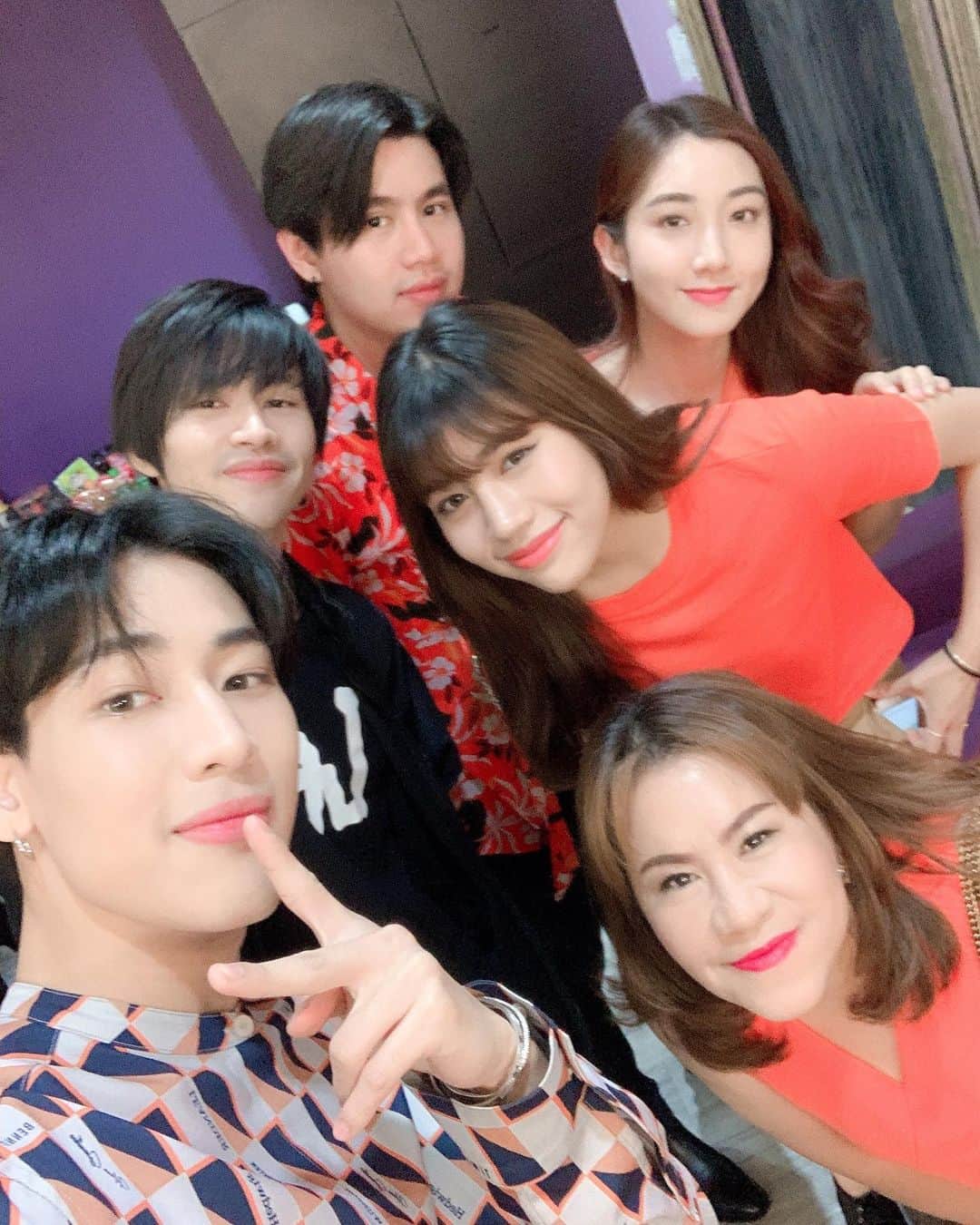 BamBam のインスタグラム：「สุขสันต์วันแม่นะครับ❤️ รักแม่ๆทุกคนน้า~ ขอบคุณที่ดูแล ผมมาตลอดนะครับ! วันนี้ให้ #ทีมแม่ ยืนหนึ่ง 1วัน☺️」