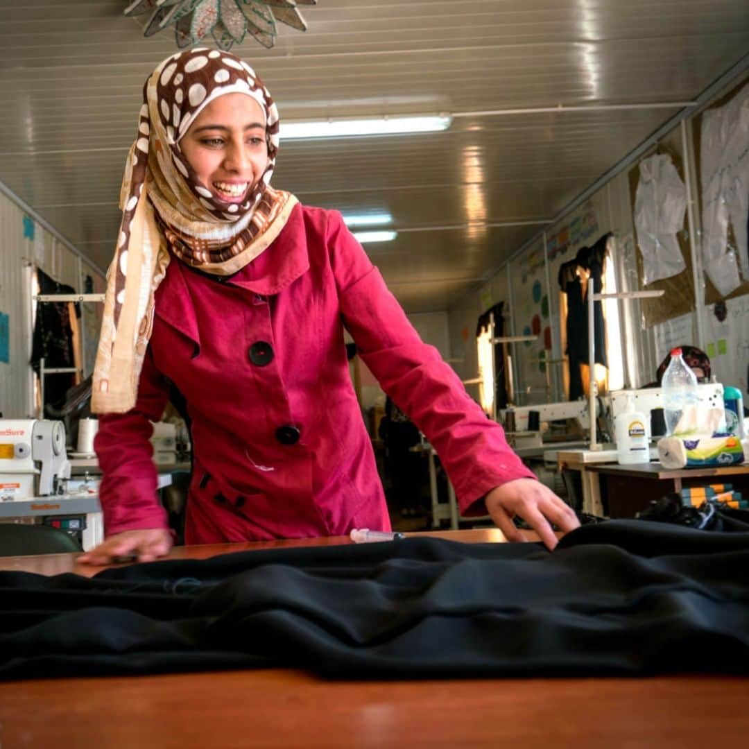 unicefさんのインスタグラム写真 - (unicefInstagram)「“Only education will make us stronger.” Wa’ed, 16, attends a UNICEF-supported school and training centre in a refugee camp in Jordan. This #YouthDay, and every day, we’re building hope and opportunity for young people around the world. #GenUnlimited © UNICEF/UN0272790/Herwig」8月12日 21時55分 - unicef