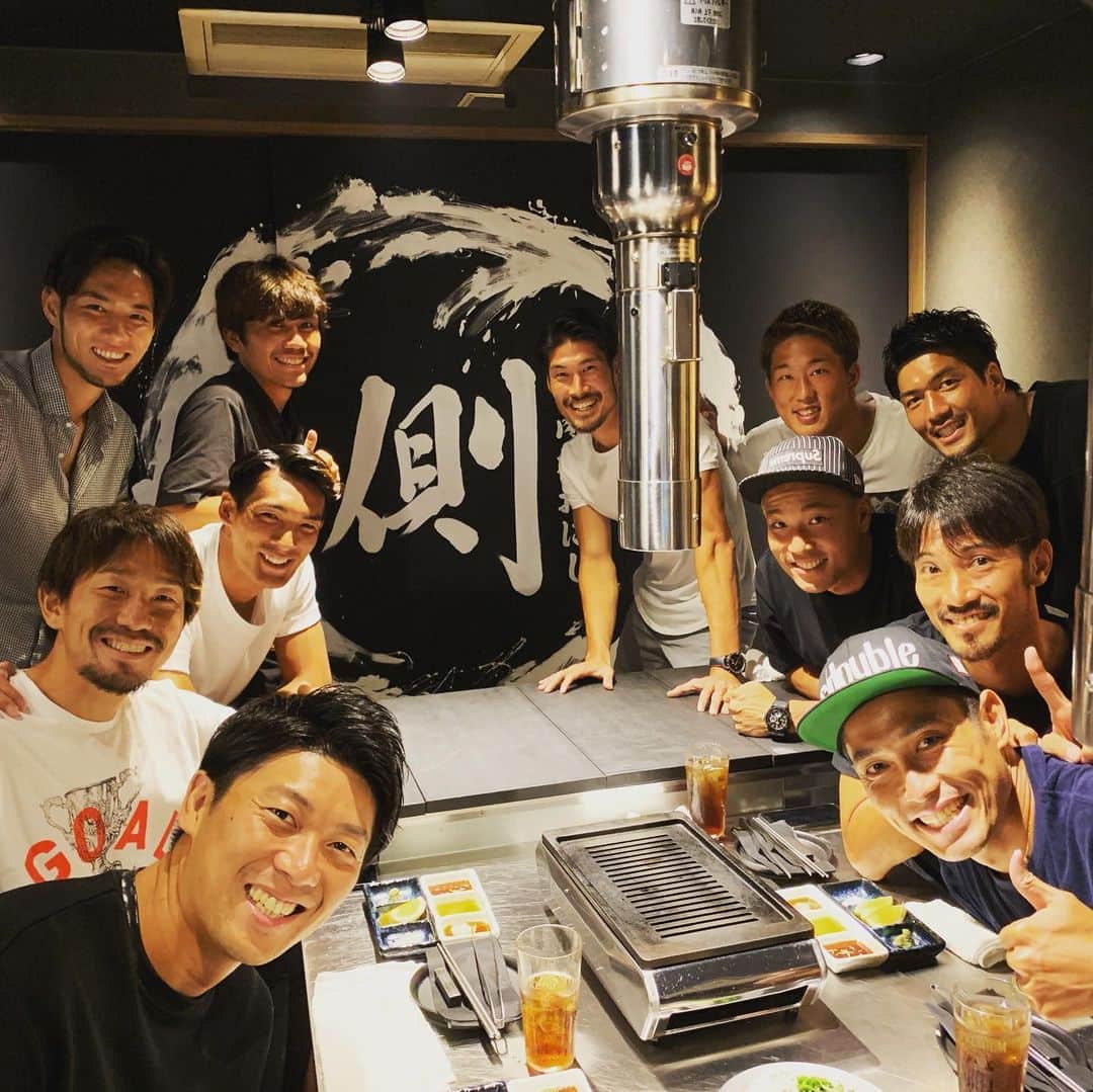 柏木陽介さんのインスタグラム写真 柏木陽介instagram たまにはみんなで 年齢上から声かけて 来れた人のみって感じの柏木会 この人達飲んでなくて なんでこんなにうるさいのって感じでした みんなにそれを届けたかった さあ天皇杯 神戸と連勝するぞ