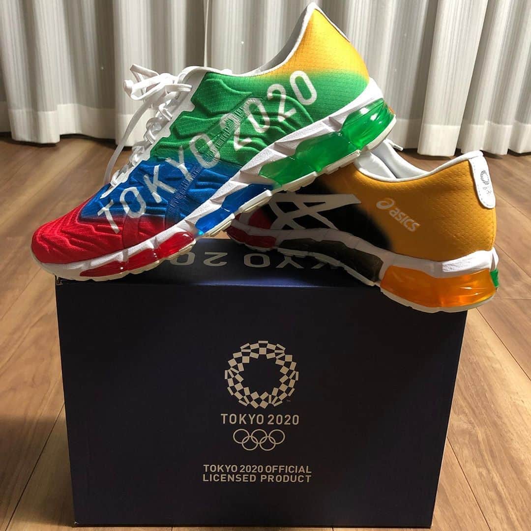 のインスタグラム：「オリンピックシンボルカラー🤩🤩この色合いいい感じ〜👍🏻履くのが楽しみです👟🔥✨ #asics #tokyo2020」