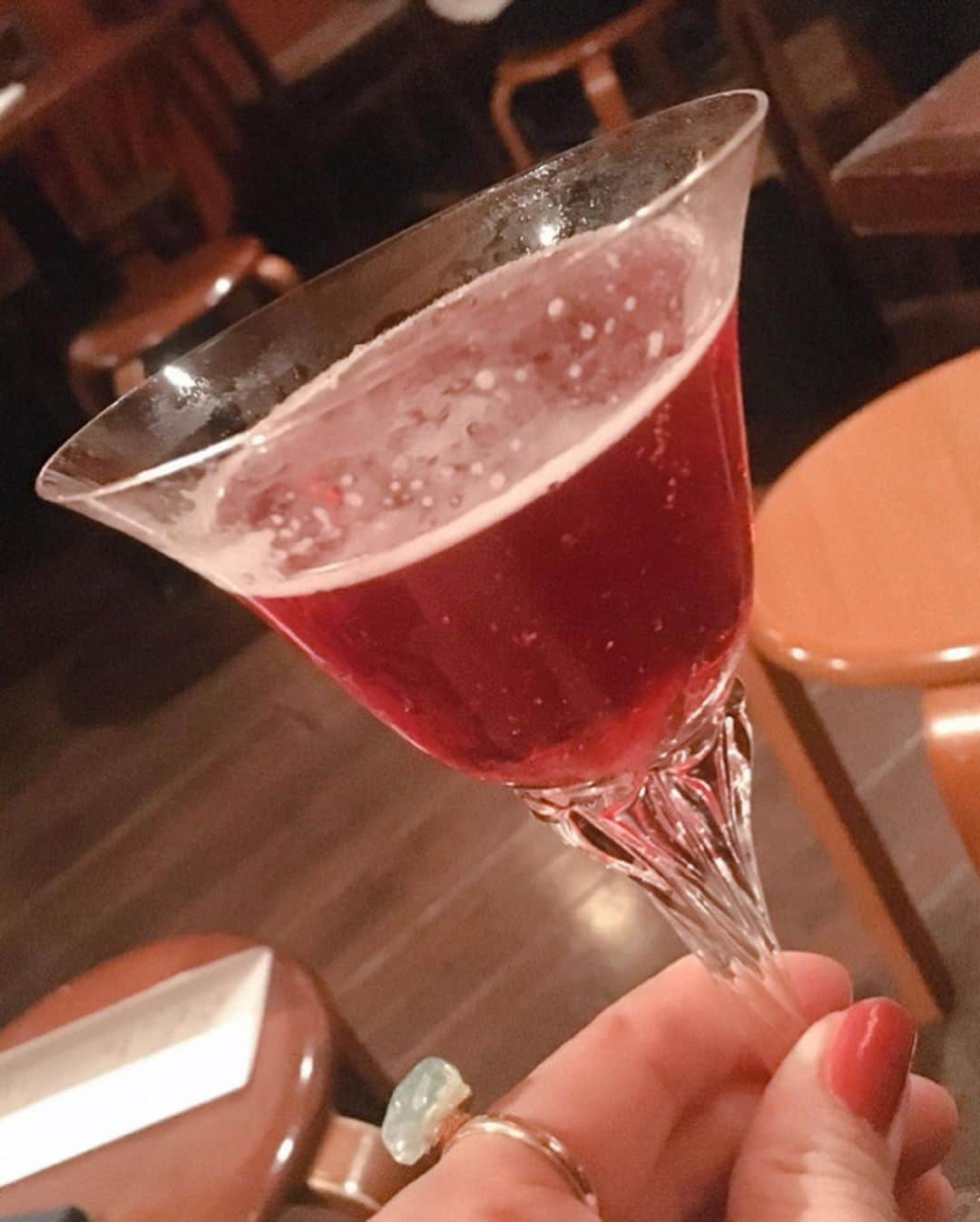 坪井保菜美さんのインスタグラム写真 - (坪井保菜美Instagram)「🍸 タイタニック←小椋さん(綺麗で濃いめ) ＆ プラダを着た悪魔←実利さん(チョイスが可愛い) ＆ ボヘミアンラプソディー←坪井(棒にオリーブ) ・ 映画の話で盛り上がった 楽しいお酒の会でした🍹🍸🥃 ・ #アスリート #アスリート会 #スポーツ  #オリンピック #北京オリンピック  #トレーナー #バドミントン #新体操  #映画 #お酒 #カクテル #ありがとう」8月12日 22時19分 - honamitsuboi