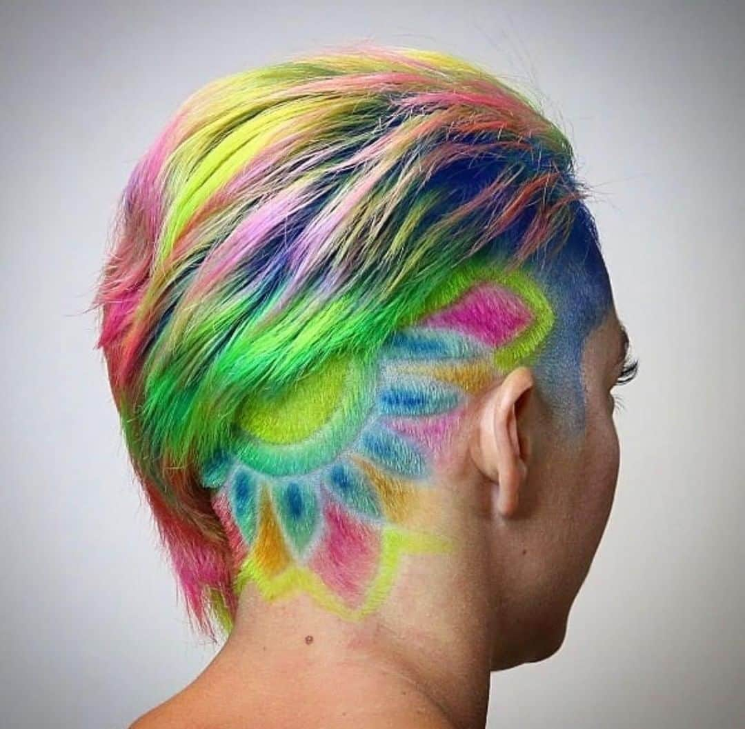 CosmoProf Beautyさんのインスタグラム写真 - (CosmoProf BeautyInstagram)「Brightening up your Monday Morning with this Neon Goodness!🙌⁣ ⁣ Neon sensation by @jcash_thehairtech & @artistry_by_gabriel 🌈 We just 💚 a great #CosmoPro Collab!⁣ ⁣ Products used: 👇⁣ Tools: @babylissprousa GoldFX & Gold Skeleton FX for cut & @framar tools for color 🎨⁣ Lightener: @schwarzkopfusa ⁣ Treatment: @olaplex No.1 & No.2⁣ Color: @pravana #Chromasilk⁣ ⁣ Find Pravana color, care & styling products at #cosmoprofbeauty where you are #licensedtocreate⁣⁣ 💗⁣ ⁣ #repost #undercutdesign #olaplexeveryservice #pravananeons #pravanavivids  #creativehair」8月12日 22時25分 - cosmoprofbeauty