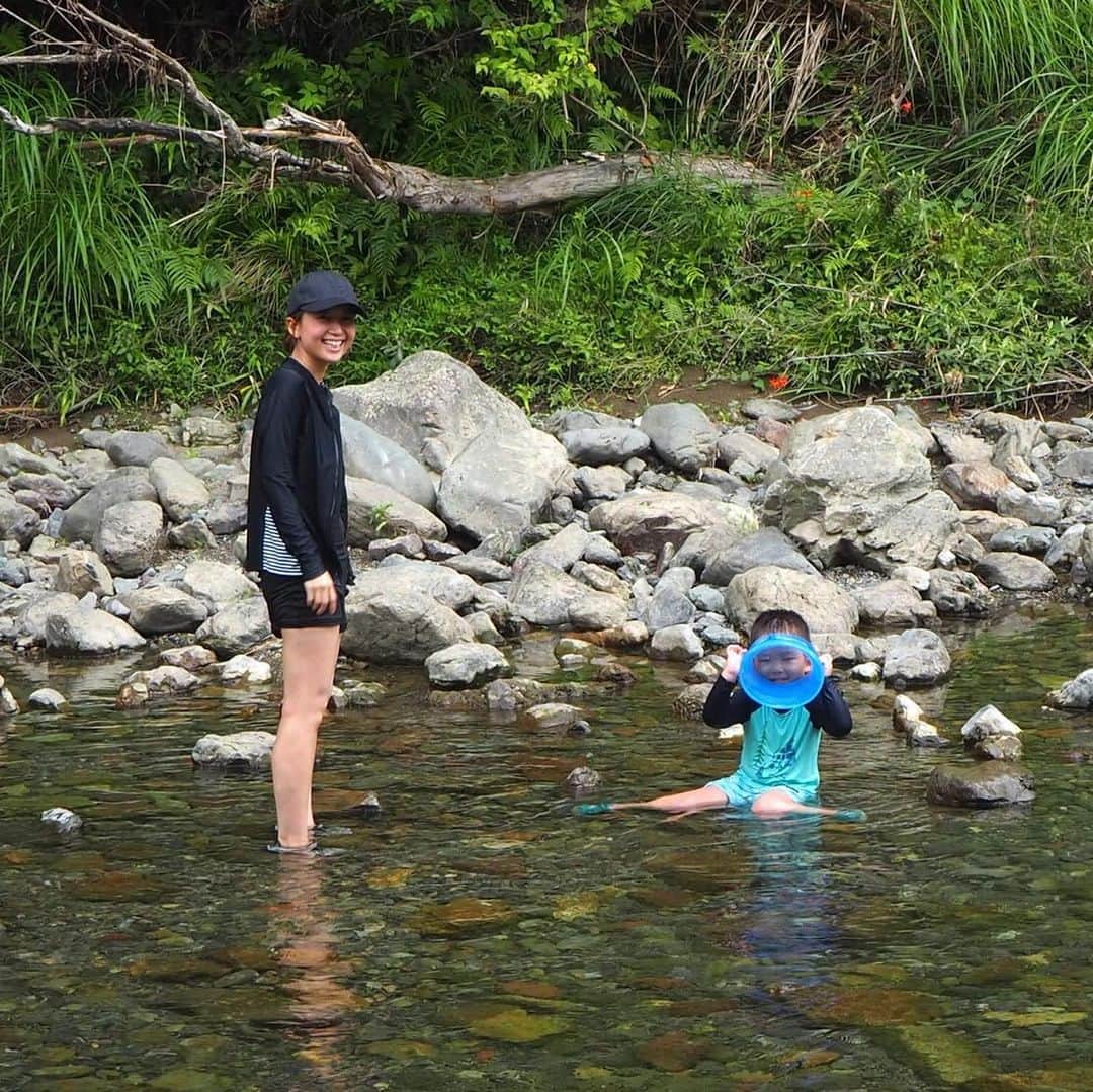 外村久美子さんのインスタグラム写真 - (外村久美子Instagram)「🐟 今年初の川遊びは、涼しくて気持ちが良かった in 和歌山  また行きたい❤️ ・ ・ #たろーしんの夏」8月12日 22時27分 - kummy153