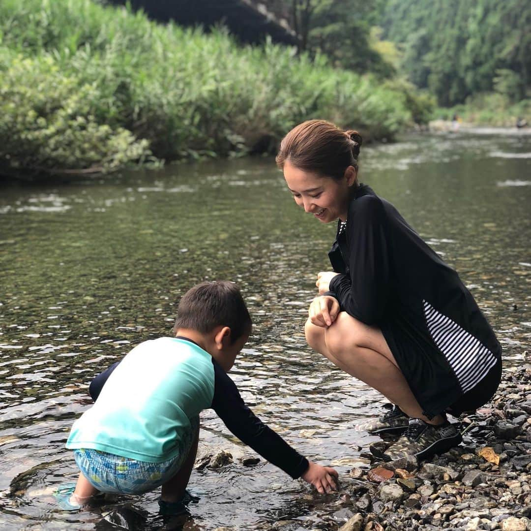 外村久美子さんのインスタグラム写真 - (外村久美子Instagram)「🐟 今年初の川遊びは、涼しくて気持ちが良かった in 和歌山  また行きたい❤️ ・ ・ #たろーしんの夏」8月12日 22時27分 - kummy153