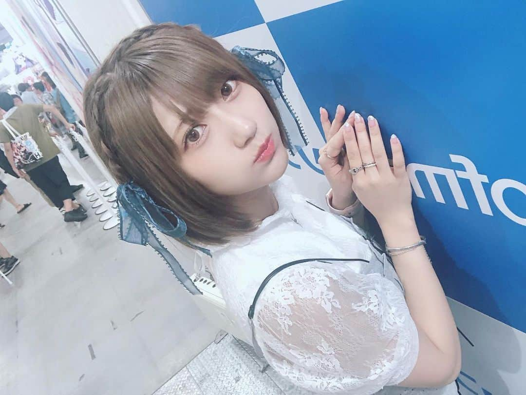 山田麻莉奈さんのインスタグラム写真 - (山田麻莉奈Instagram)「. . 今年の夏コミもたのしかった〜〜🐬 . 会いに来てくれたみんな ありがとうでした🐬🐬 また写真集でイベントできるなんて 思ってなかったなあ🐬 . まだまだ夏たのしもうね〜〜 次は台湾！！！！！ . .」8月12日 22時32分 - marina.yamada_324