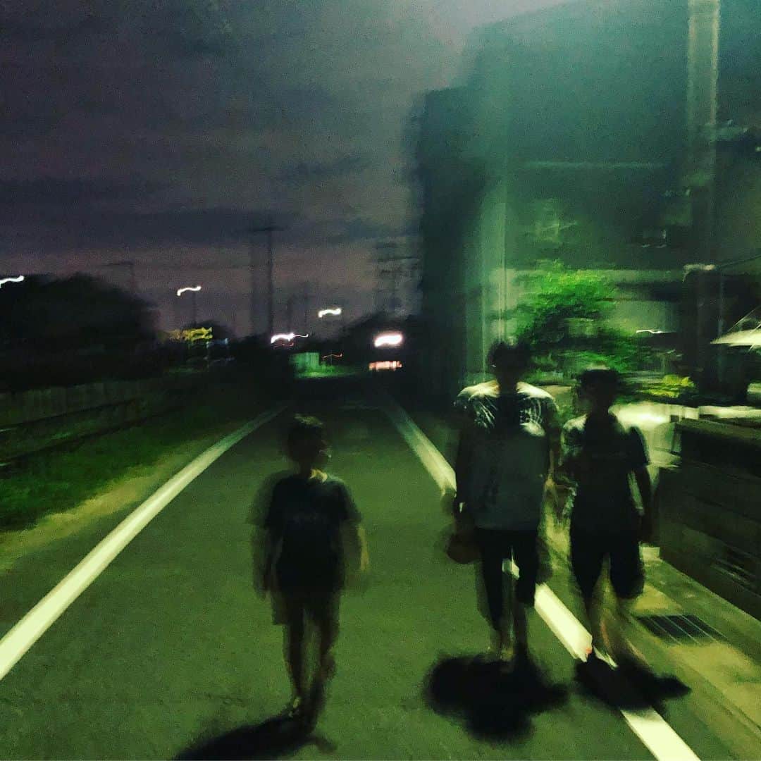 板谷由夏 さんのインスタグラム写真 - (板谷由夏 Instagram)「夏休み、夕涼み、若者のすべて」8月12日 22時46分 - yukaitaya