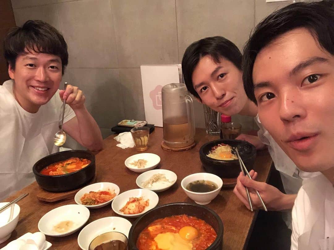 のインスタグラム：「今日はYES寄席の合間ずっと はじりっぱなしでした！ 韓国料理、公園でかき氷、ロフトでお買い物！ 最高！ #ネイビーズアフロ #きんめ鯛 #いなかのくるま」