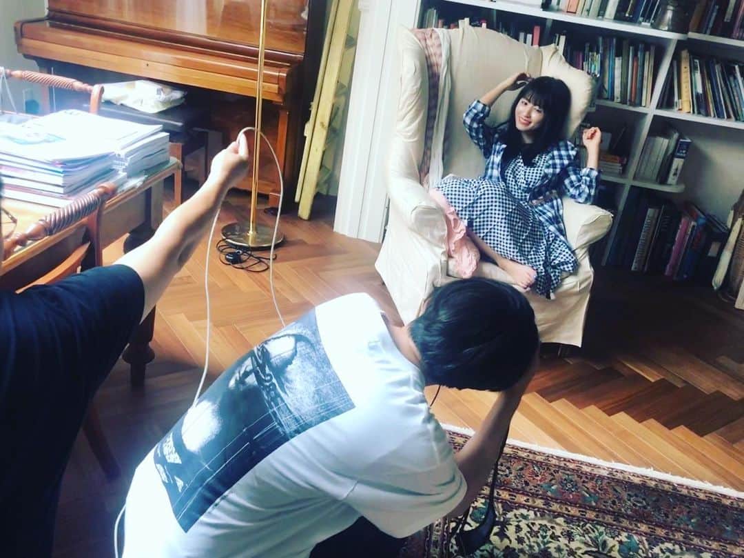 逢田梨香子さんのインスタグラム写真 - (逢田梨香子Instagram)「Usの撮影の時。素敵な雰囲気のスタジオでした🏠 衣装も#BEAMSBOY で可愛かった😳」8月12日 22時50分 - aida_rikako_