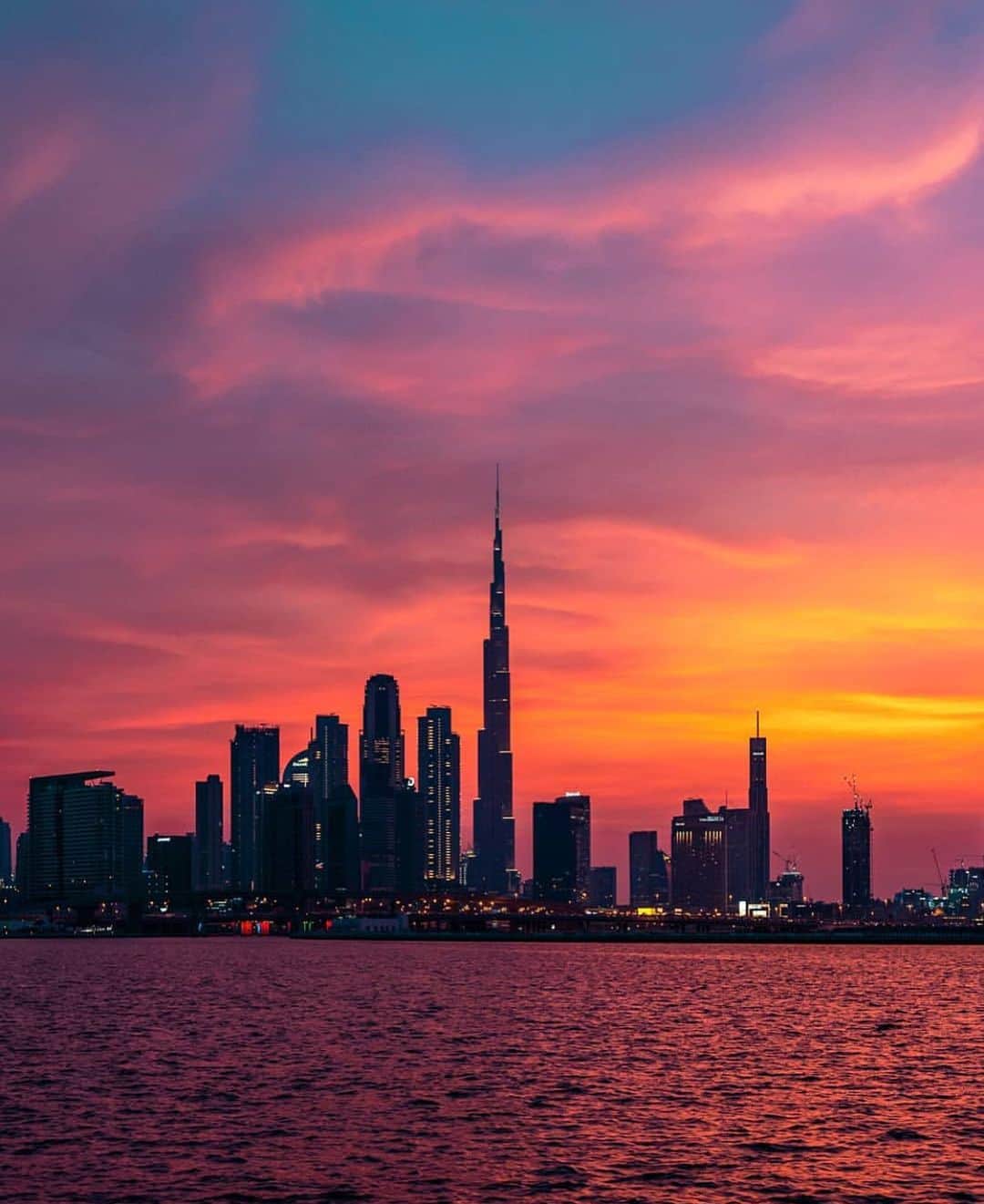 ドバイのインスタグラム：「#Dubai Sunset #دبي 📷:@who.sane」