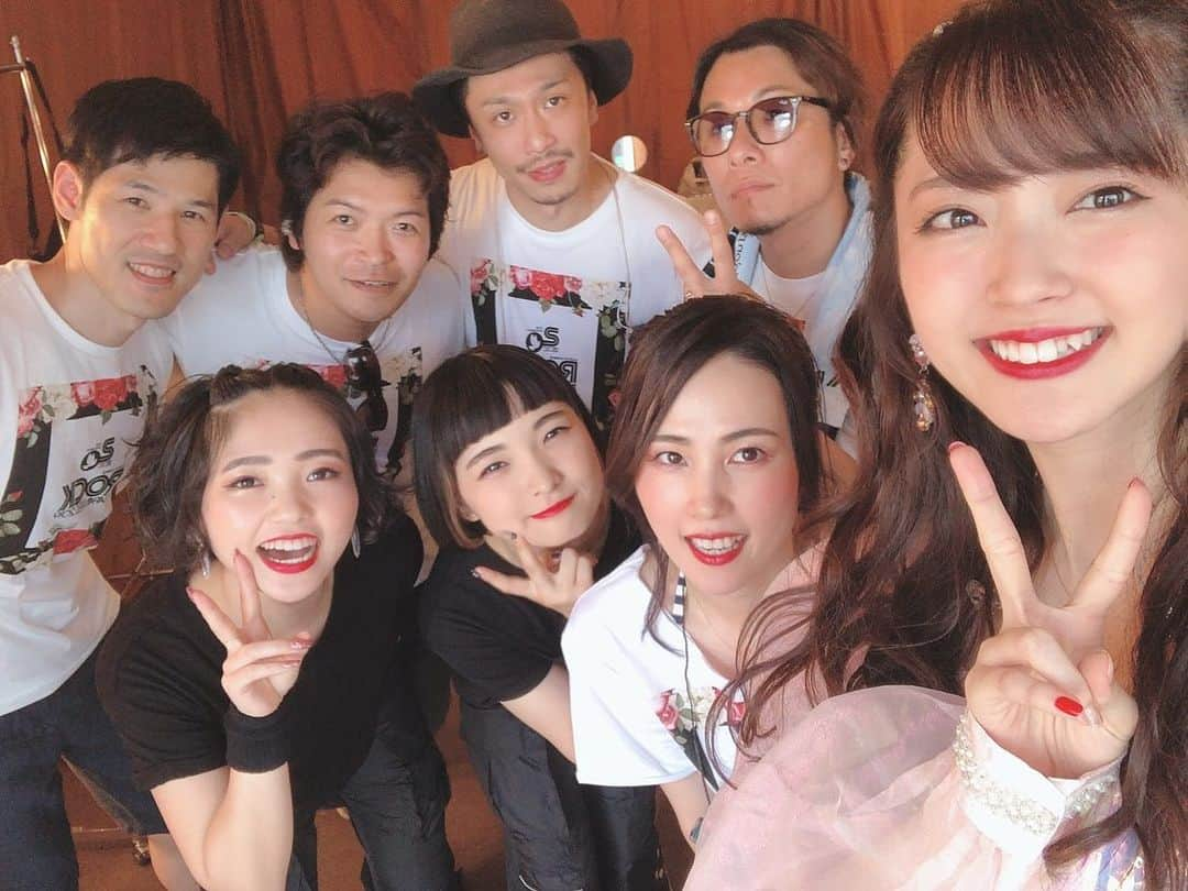 鈴木愛理さんのインスタグラム写真 - (鈴木愛理Instagram)「✴︎ 『ROCK IN JAPAN 2019』ありがとうございました！！！ . ソロになって2回目のロッキン！暑かったー楽しかったです！！！！🤩課題もたくさん残るところではありますが、最高のメンバーと立てた夏のステージは、最強でした🌞 . みんなの夏にも最高の記憶として残るといいな♡ひと夏の思い出。ありがとうございました！！！！ . . #rockinjapan  #rockinjapan2019  #鈴木愛理 #倍速のNOLIVEや #いつもより長いIDENTITYのロングトーンとか #急にとべー！！！！ #って叫んでみたりとか笑 #とりあえずめっちゃ挑戦してみたけど #ついてこれたかな😂 #まだまだやれるよ立ち上がれ #もっともっと見せたいものがある #醒めない夢の中でワガママになる私といて！！！ #って #STORYの歌詞どうりの気持ちになった帰り道でした！！！！！」8月12日 23時01分 - airisuzuki_official_uf