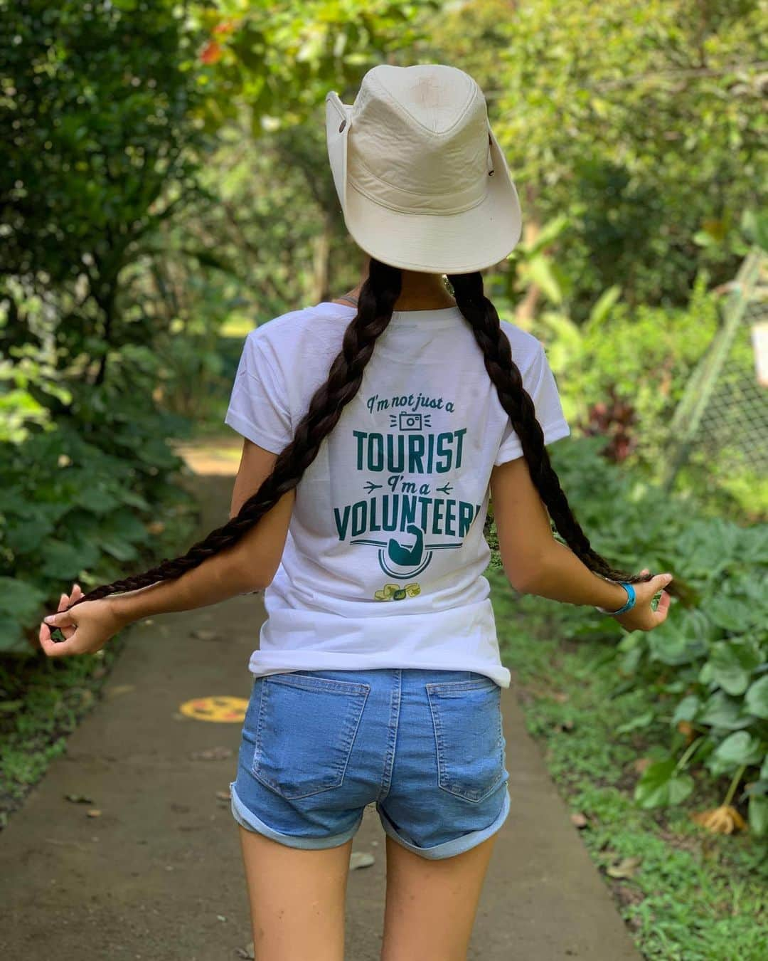 Laraさんのインスタグラム写真 - (LaraInstagram)「. . I started my summer holidays 2019 off with a little volunteering in Costa Rica  #animalrescuecenter  #🇨🇷 . . 今年の夏休みのスタートは コスタリカ🇨🇷で 動物ボランティア🍀 . #Larastravel #larasummerholiday #コスタリカ #ナマケモノ #アニマルレスキューセンター #ボランティア #エコツーリズム先進国」8月12日 23時07分 - fa_la_lara