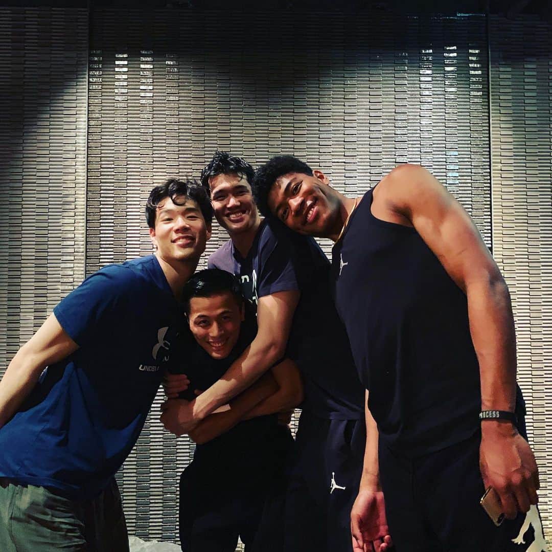 渡邊雄太さんのインスタグラム写真 - (渡邊雄太Instagram)「📸📸 チームボーイズ」8月12日 23時19分 - yutawatanabe12