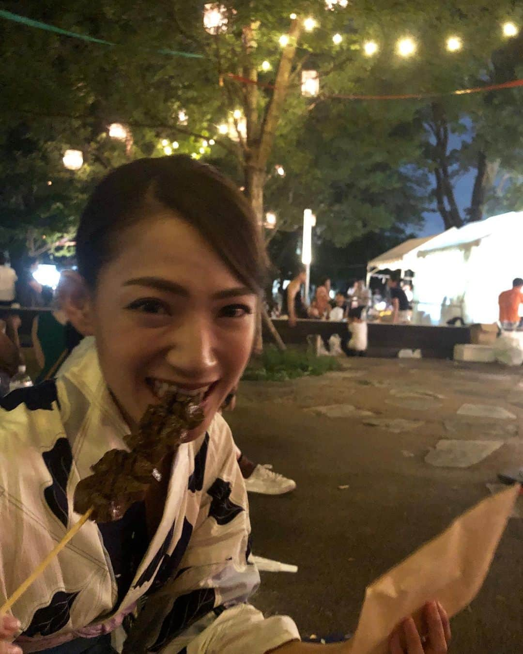 那須愛里さんのインスタグラム写真 - (那須愛里Instagram)「〝祭🏮〟 . 両親が盆踊りで踊るというので 見に行ってきました DJ KOOさんも来ていて 盛り上がっていたよ⭐︎ . . やっと夏を感じてる☺️👘🌻 . . #お祭り #祭 #盆踊 #夏祭り #浴衣  #bondance #japanesefestival #DJKOO」8月12日 23時20分 - aaairixoxo