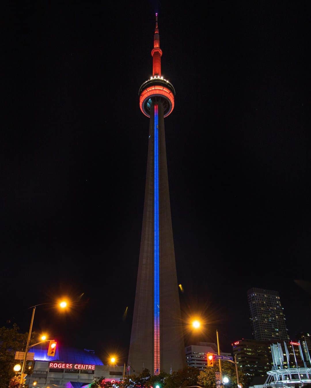 WWEさんのインスタグラム写真 - (WWEInstagram)「The @cntower was lit up in #SummerSlam blue and orange this weekend! #WWE」8月12日 23時23分 - wwe