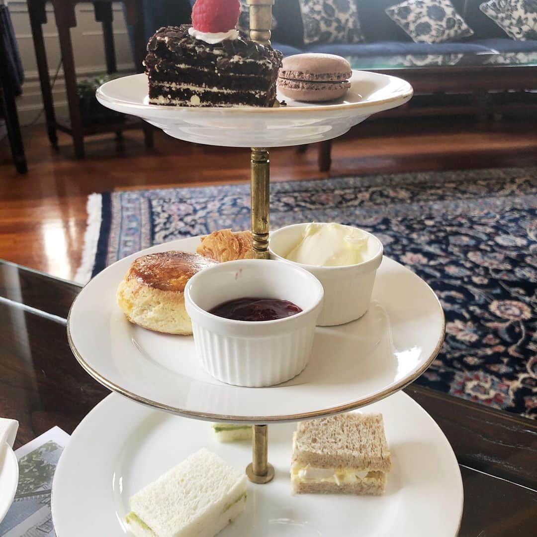 アグネス・チャンさんのインスタグラム写真 - (アグネス・チャンInstagram)「High tea.」8月12日 23時27分 - agneschan1