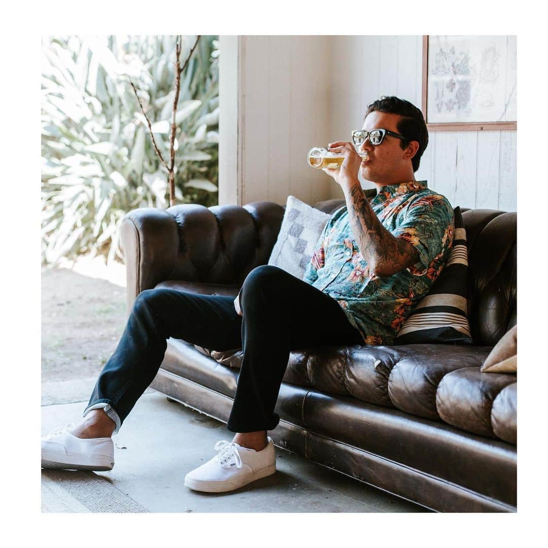 エゼキエルのインスタグラム：「Mondaze 🌴」