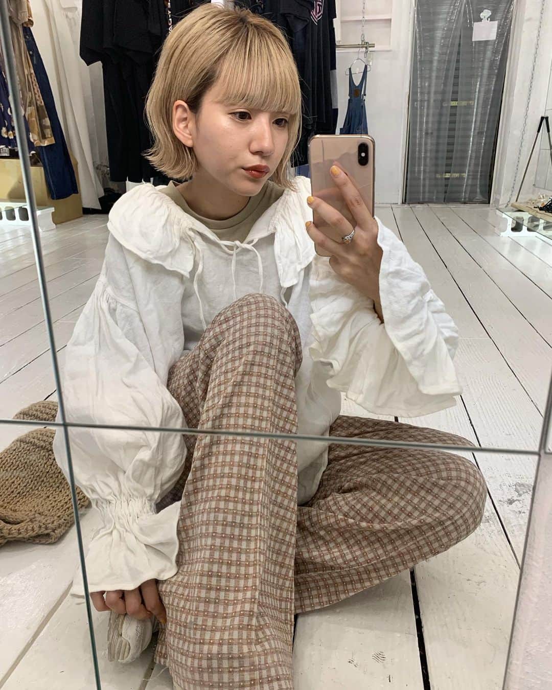 藤田日和のインスタグラム：「長年ウルフだったので巻き方がどうしてもこうなるヤメタイ」