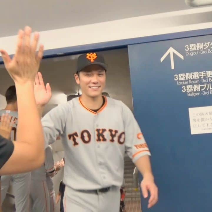 読売巨人軍さんのインスタグラム写真 読売巨人軍instagram 岡本和真 選手 亀井善行 選手 戸根千明 投手 原辰徳 監督 マツダスタジアム 巨人 ジャイアンツ 読売ジャイアンツ Giants 和と動 8月13日 17時24分 Yomiuri Giants
