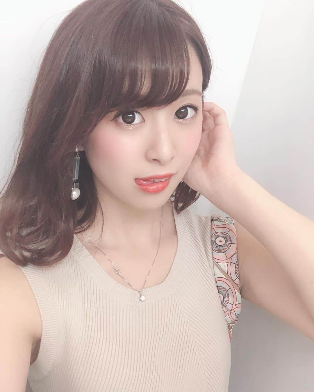 のインスタグラム：「・ ・ ・ プリ機のらくがきのところ めっちゃ光あって盛れた‪‪❤︎‬ ・ ・ #av女優 #二宮ひかり  #にのひー  #アタッカーズ #アタッカーズ専属 #自撮り  #プリ機のらくがきのところのライトめっちゃええ」