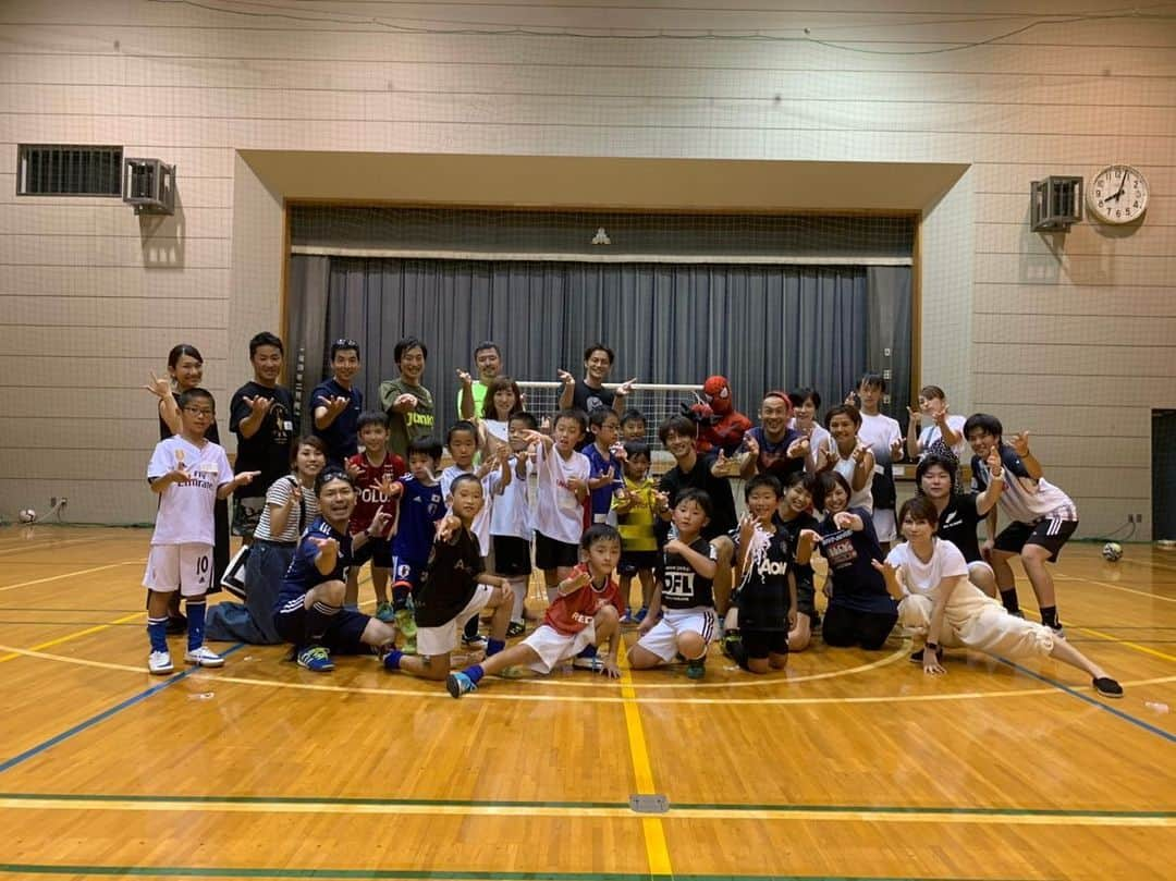 細田阿也さんのインスタグラム写真 - (細田阿也Instagram)「@whatis.tokyo  what's football juggling⚽️ #インディ鈴木 先生による #リフティング教室  サプライズゲストは、、、 華麗なドリブルに身震いしました😍 #永井雄一郎 選手！！！ #spiderman #スパイダーマン 急遽参戦🕸  #長友佑都 さん似の #ムッチー鈴木 さんも #W鈴木 として阿吽の呼吸で 会場を盛り上げて頂きました🎤  #サッカーキッズ  #サッカーパパ  #サッカー女子 の笑顔  #プライスレス ♡ #池尻小学校」8月13日 0時06分 - hosodaaya