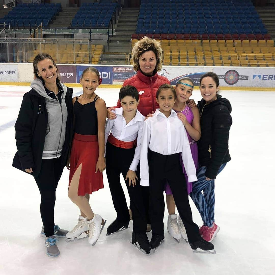 セリア・ロブレドさんのインスタグラム写真 - (セリア・ロブレドInstagram)「Thank you @isufigureskating for another great seminar in Torun and thanks for keeping inspiring young skaters ⛸️❄️✨」8月13日 0時41分 - celia_robledo