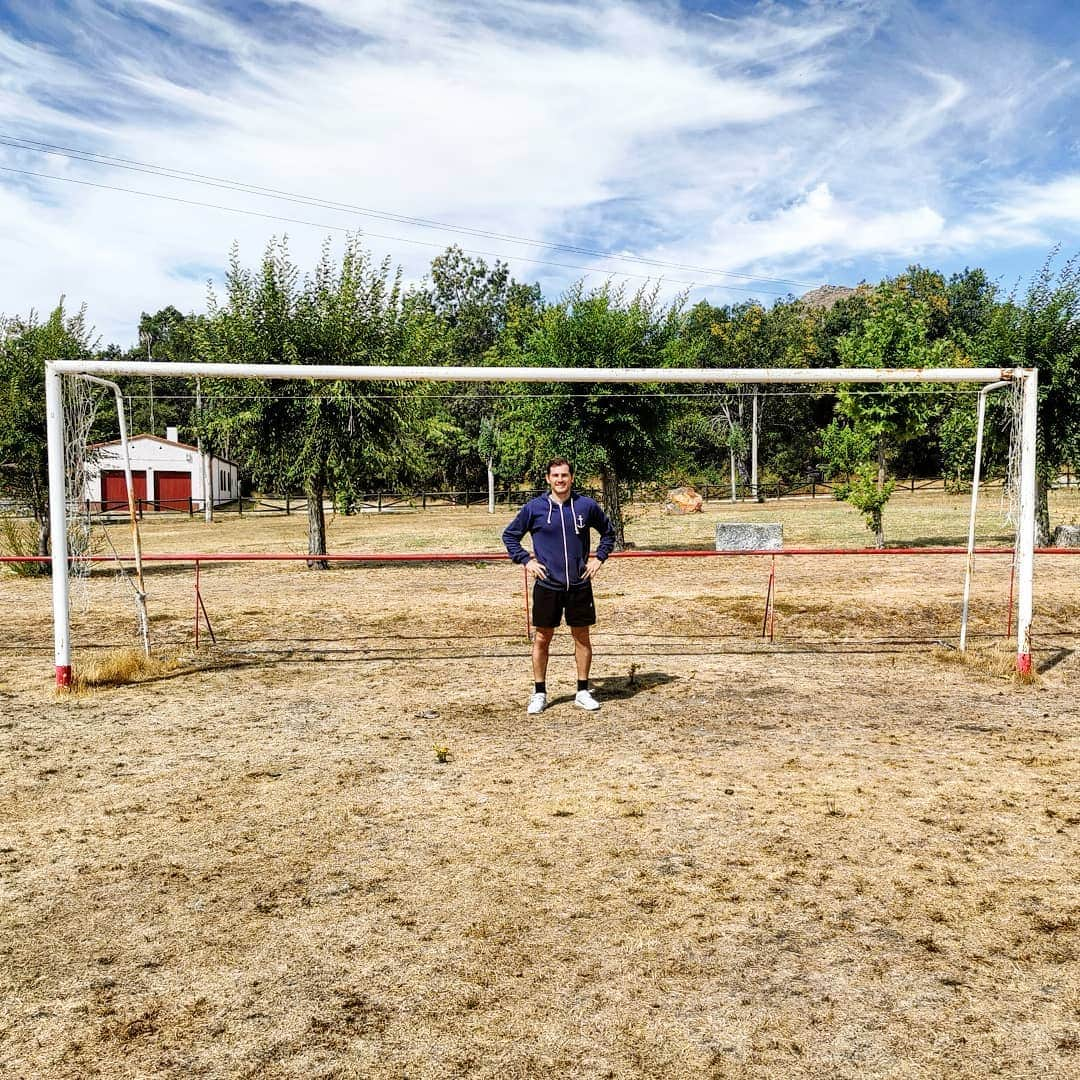 イケル・カシージャスさんのインスタグラム写真 - (イケル・カシージャスInstagram)「Aquellos "clásicos" de la comarca... Qué tiempos! Mas veces #navarredondilla VS #navalacruz 🥅⚽」8月13日 0時50分 - ikercasillas