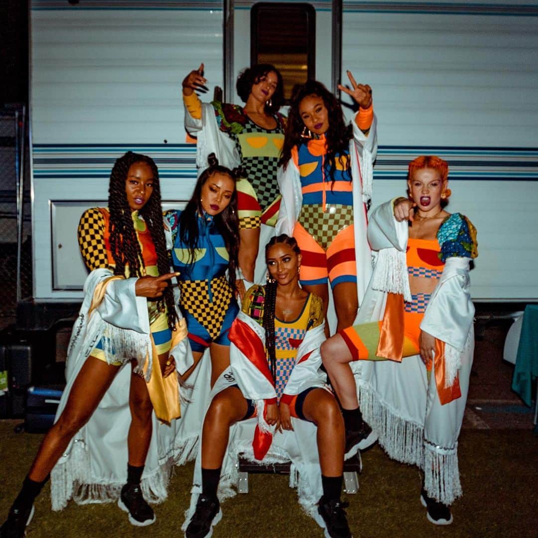 メジャー・レーザーのインスタグラム：「you can spot a gyal from a mile away」