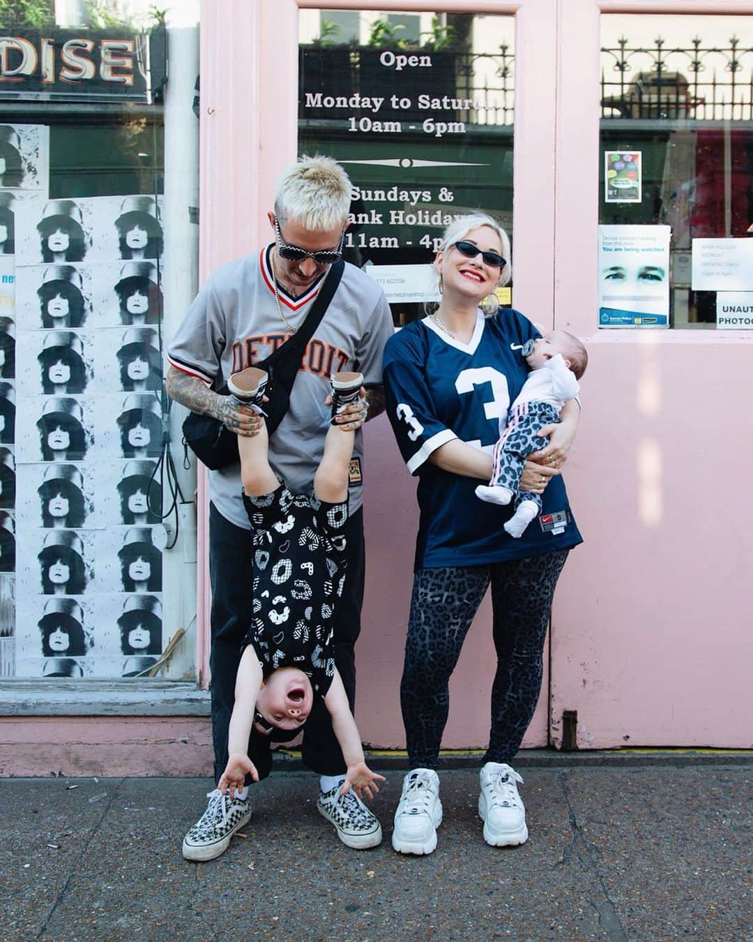 レイジー・オーフさんのインスタグラム写真 - (レイジー・オーフInstagram)「Meet our 〰️ Stockist of the Month 〰️ @familystoreuk - Recently we teamed up with this independent store in Brighton for a summer party where we had exclusive tees, beers, donuts and a special set from @BABiii.mp3 🎛 - Check out all the shots from the night and find out more about Family Store on our Instagram Stories 🤘🏼」8月13日 0時59分 - lazyoaf