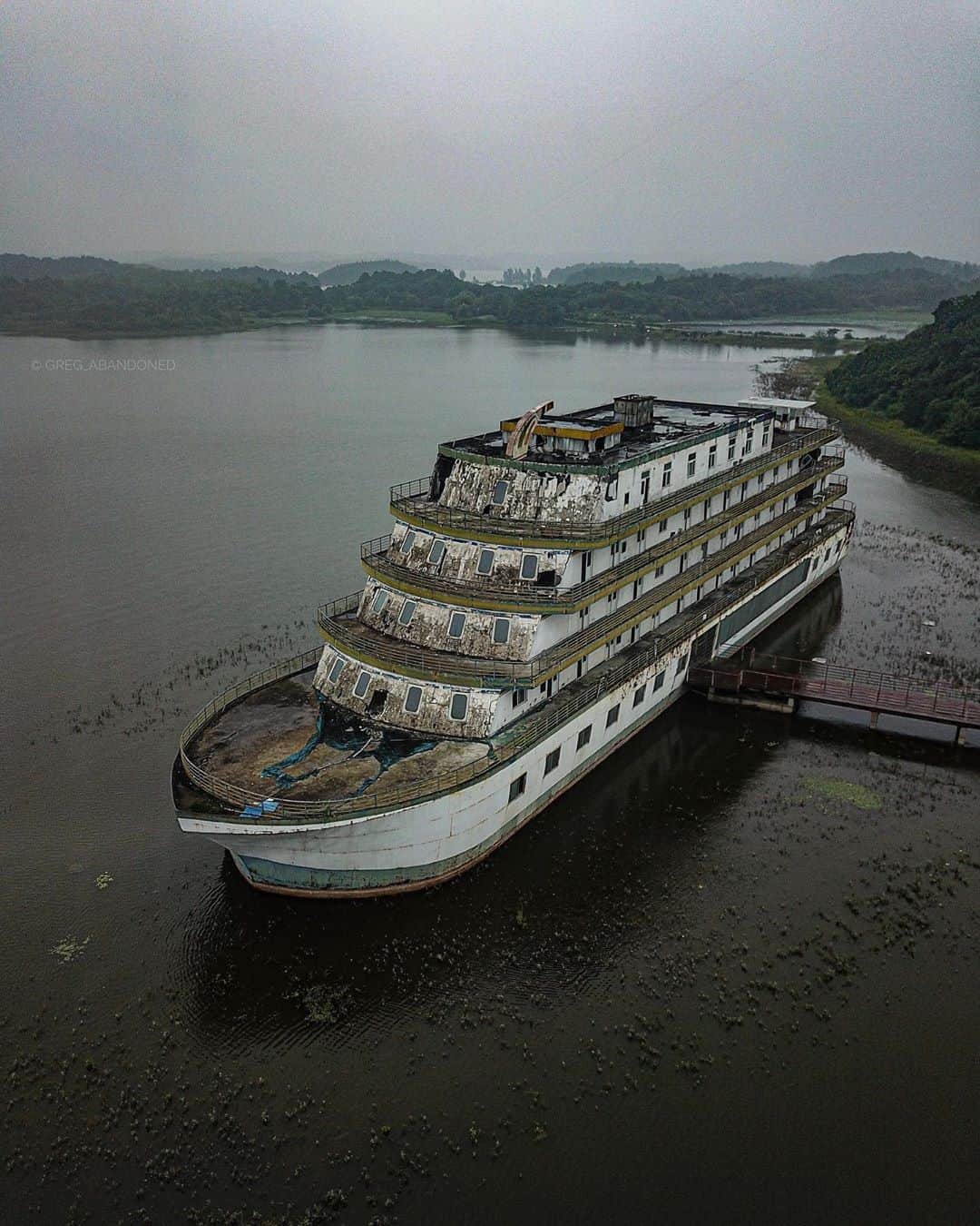Abandoned Placesさんのインスタグラム写真 - (Abandoned PlacesInstagram)「Deserted boat in Asia by @greg_abandoned」8月13日 1時00分 - itsabandoned