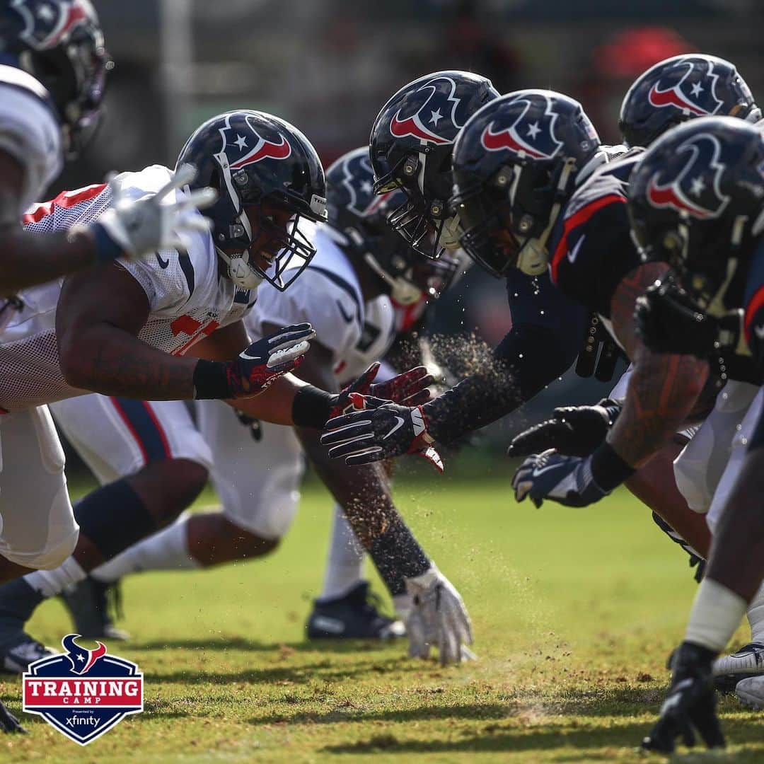 ヒューストン・テキサンズさんのインスタグラム写真 - (ヒューストン・テキサンズInstagram)「Trench work. #MondayMotivation #TexansCamp」8月13日 1時54分 - houstontexans