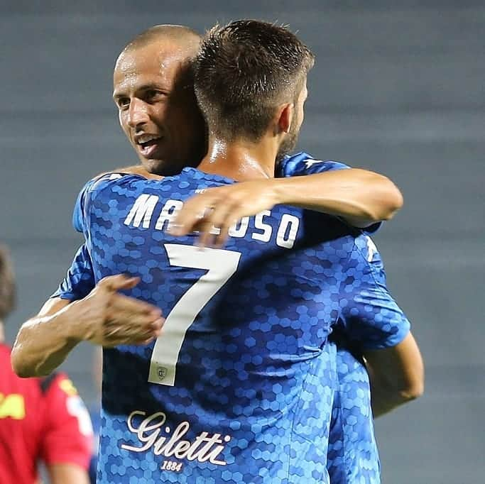 エンポリFCさんのインスタグラム写真 - (エンポリFCInstagram)「⚽ La prima rete ufficiale con la maglia azzurra, il gol del vantaggio con la Reggina e l'esultanza di @leomanc 📸📸📸」8月13日 2時40分 - empoli_fc_official