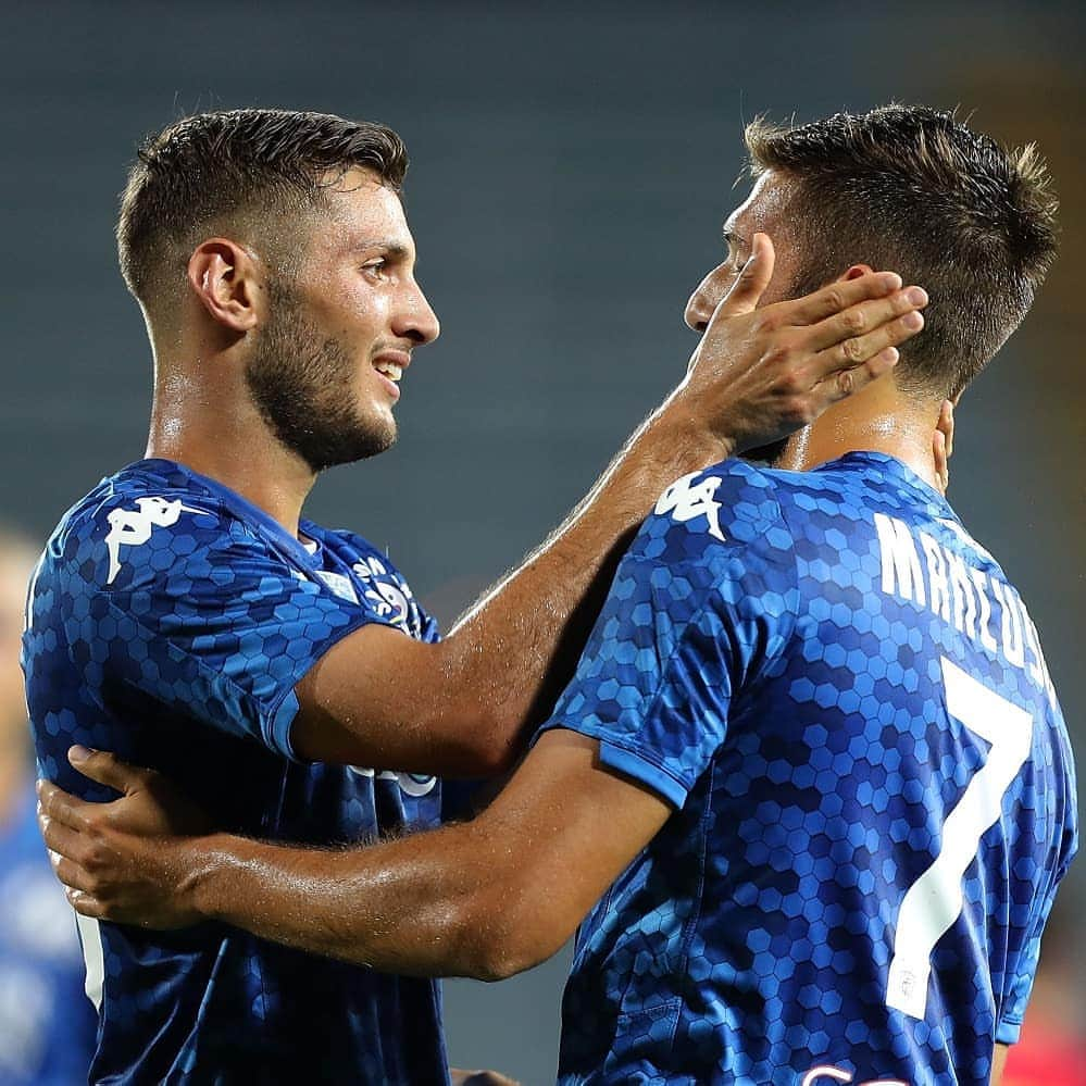 エンポリFCさんのインスタグラム写真 - (エンポリFCInstagram)「⚽ La prima rete ufficiale con la maglia azzurra, il gol del vantaggio con la Reggina e l'esultanza di @leomanc 📸📸📸」8月13日 2時40分 - empoli_fc_official