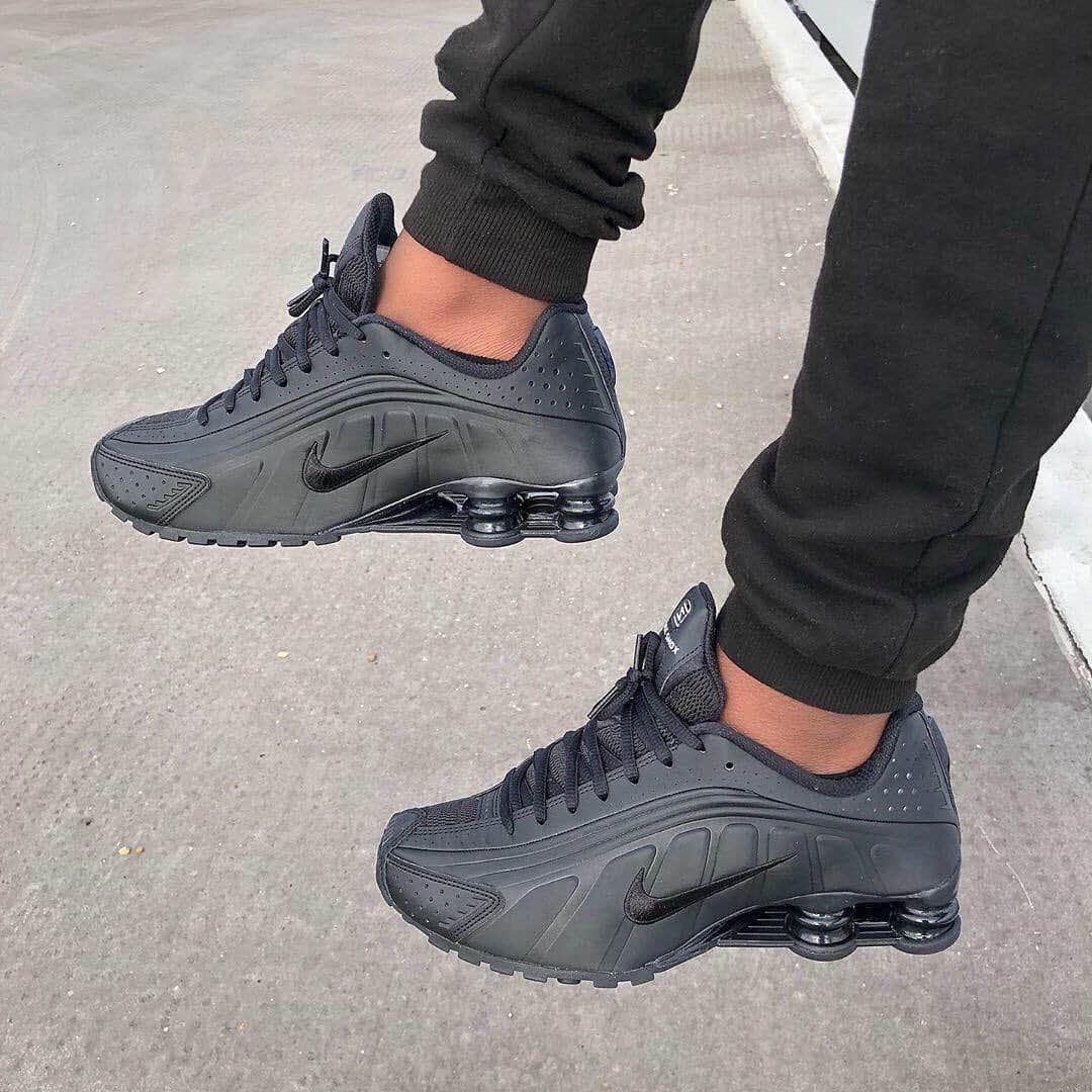 FOOTASYLUMさんのインスタグラム写真 - (FOOTASYLUMInstagram)「@uptown_p1 stepping out in @nikesportswear Shox R4. Make sure you tag us in your pictures for a chance to be featured. #footasylum #nike #shox」8月13日 3時05分 - footasylum